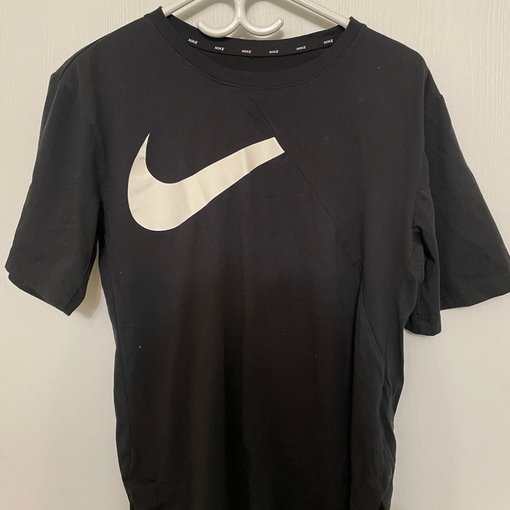 Nike T-Shirt 🖤